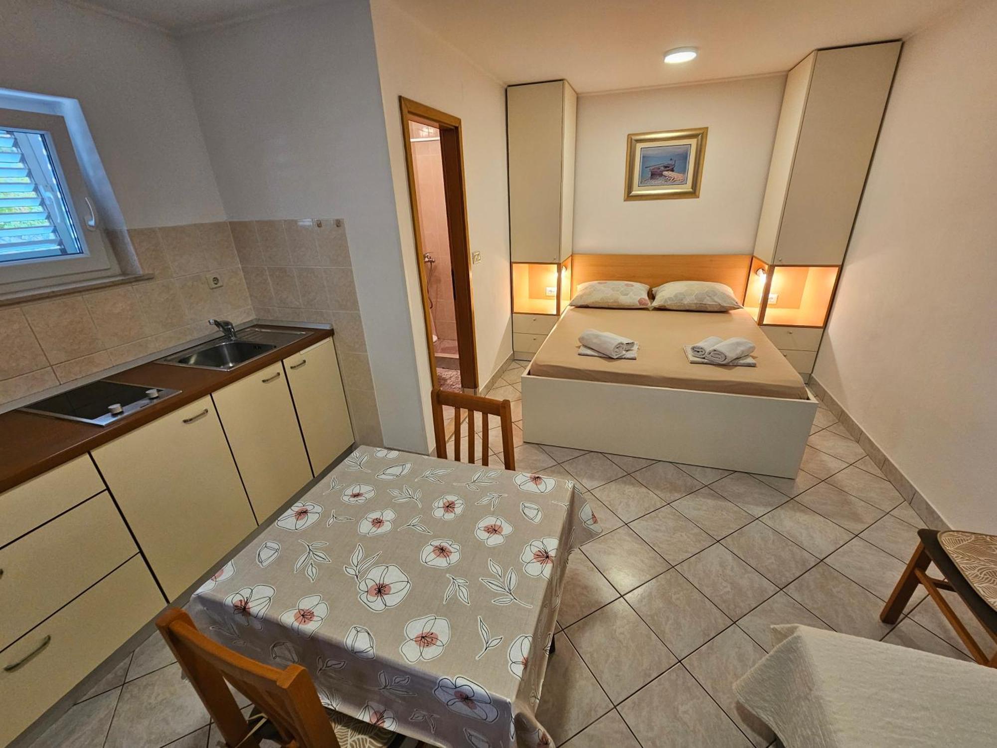 Apartment Nikica Trogir Quarto foto